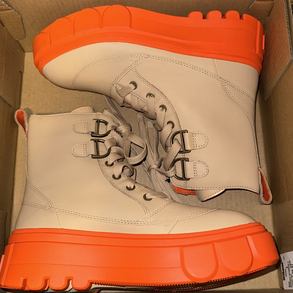 Brand New Caribou X Waterproof Leather Lace-Up Boot (Women)
SOREL (NWT)